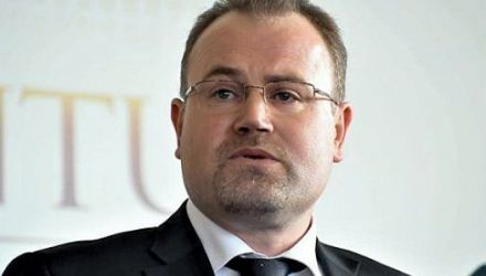  Godea susține că Guvernul riscă să nu satisfacă nici societatea și nici UE cu această lege.