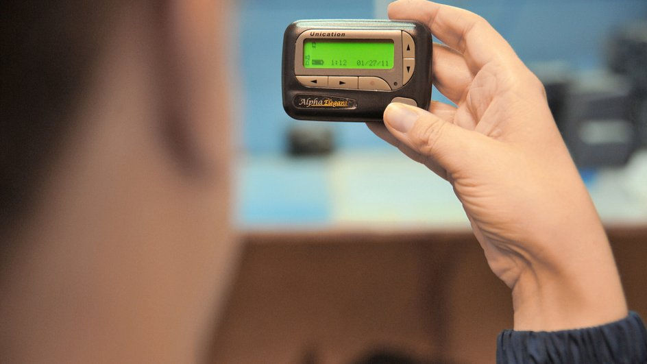 Locuitorii din Moscova au început să cumpere masiv stații radio, pagere și telefoane fixe.