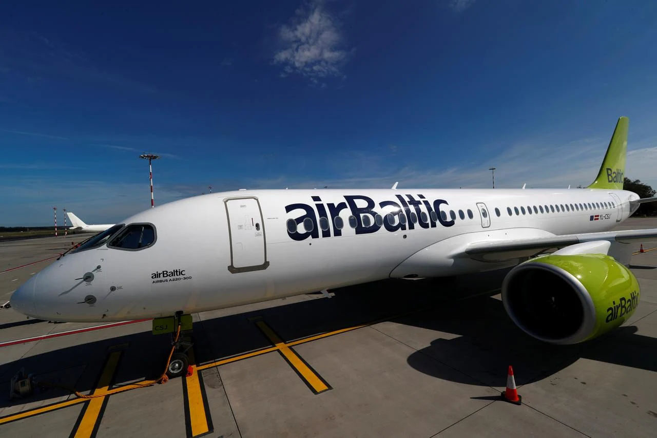 После сертификации на всех самолетах airBaltic должны установить спутниковую антенну, питание и Wi-Fi-роутеры.