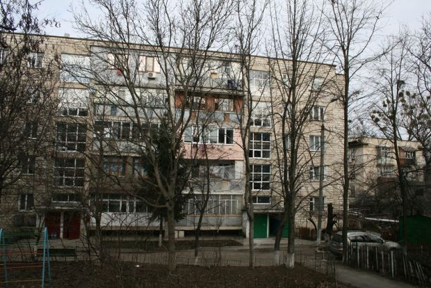 Peste 140 de blocuri locative din Chişinău au fost dotate cu geamuri noi. Foto: realitatea.md
