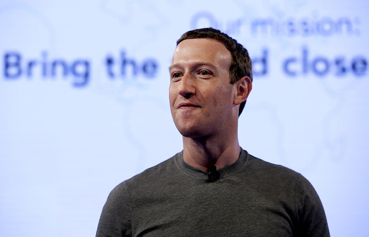 Надежность источников новостей в Facebook определят пользователи. Фото: AP Photo