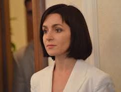 De asemenea, Maia Sandu a spus că rămâne îngreunată deplasarea elevilor spre instituțiile de învățămînt