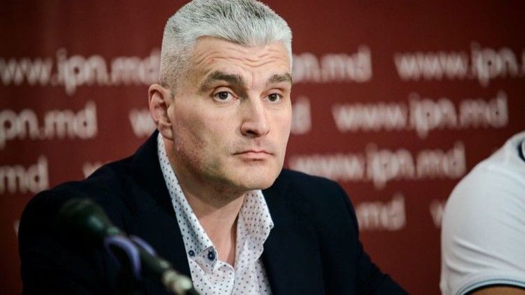 Бывший депутат Александр Слусарь.