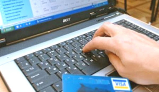 Для получения документа необходимо заполнить специальную форму на сайте serviicii.gov.md. 