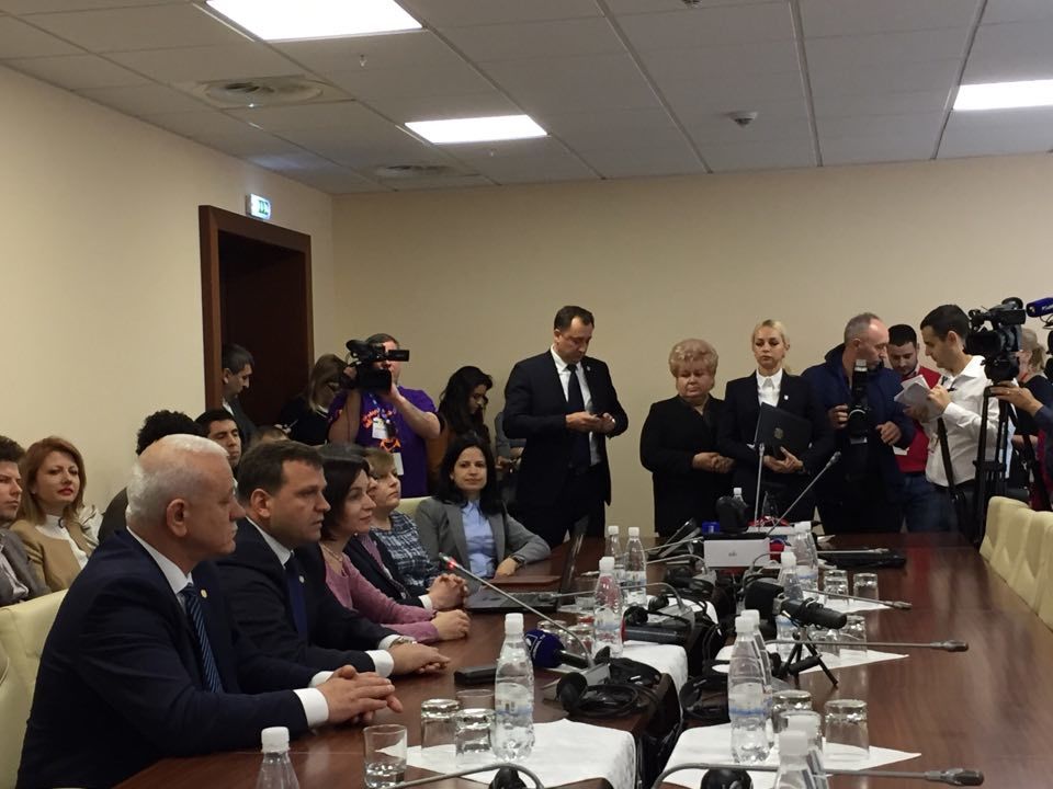 Депутаты оппозиционной партии "Шор" приняли участие в дискуссиях с блоком ACUM.