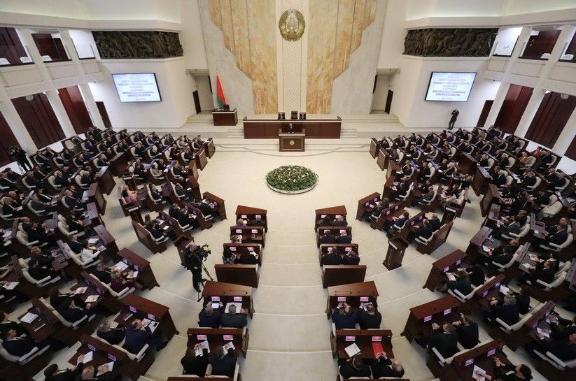 Парламент Белоруссии выступил с заявлением по протестам.