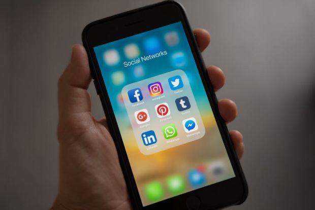 Facebook introduce un nou buton. Cand si cum poate fi folosit. Foto: yoda.ro
