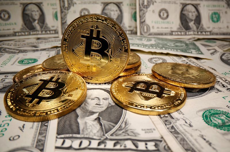 Стоимость Bitcoin поднялась выше $50 тысяч после обвала на выходных.