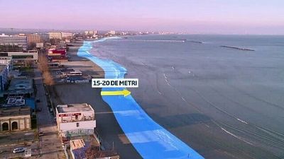 Marea Neagră s-a retras destul de  mult, lăsând să se vadă o porţiune de aproximativ 15-20 de metri de nisip - care până acum era acoperit de ape.
