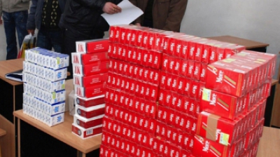 În primul caz, la punctul de trecere Albiţa s-a prezentat un cetăţean român în vârstă de 26 de ani, care conducea un microbuz.