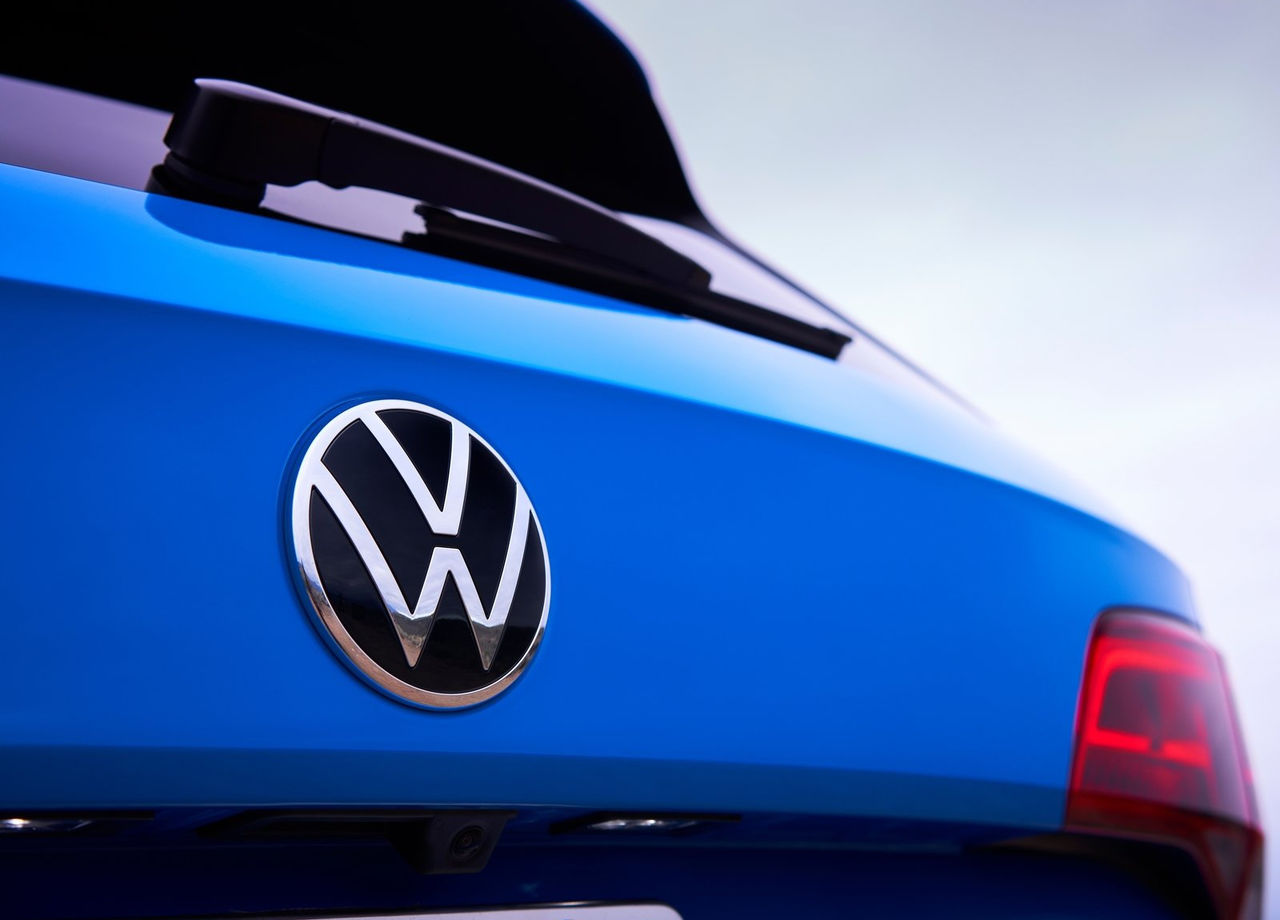 Volkswagen не будет сокращать 30 000 рабочих и построит новый завод в ЕС.