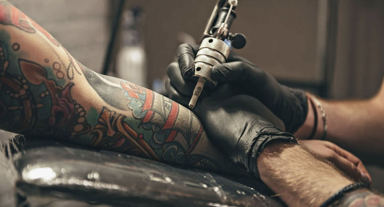 Врачи: Татуировки могут лишить человека зрения.