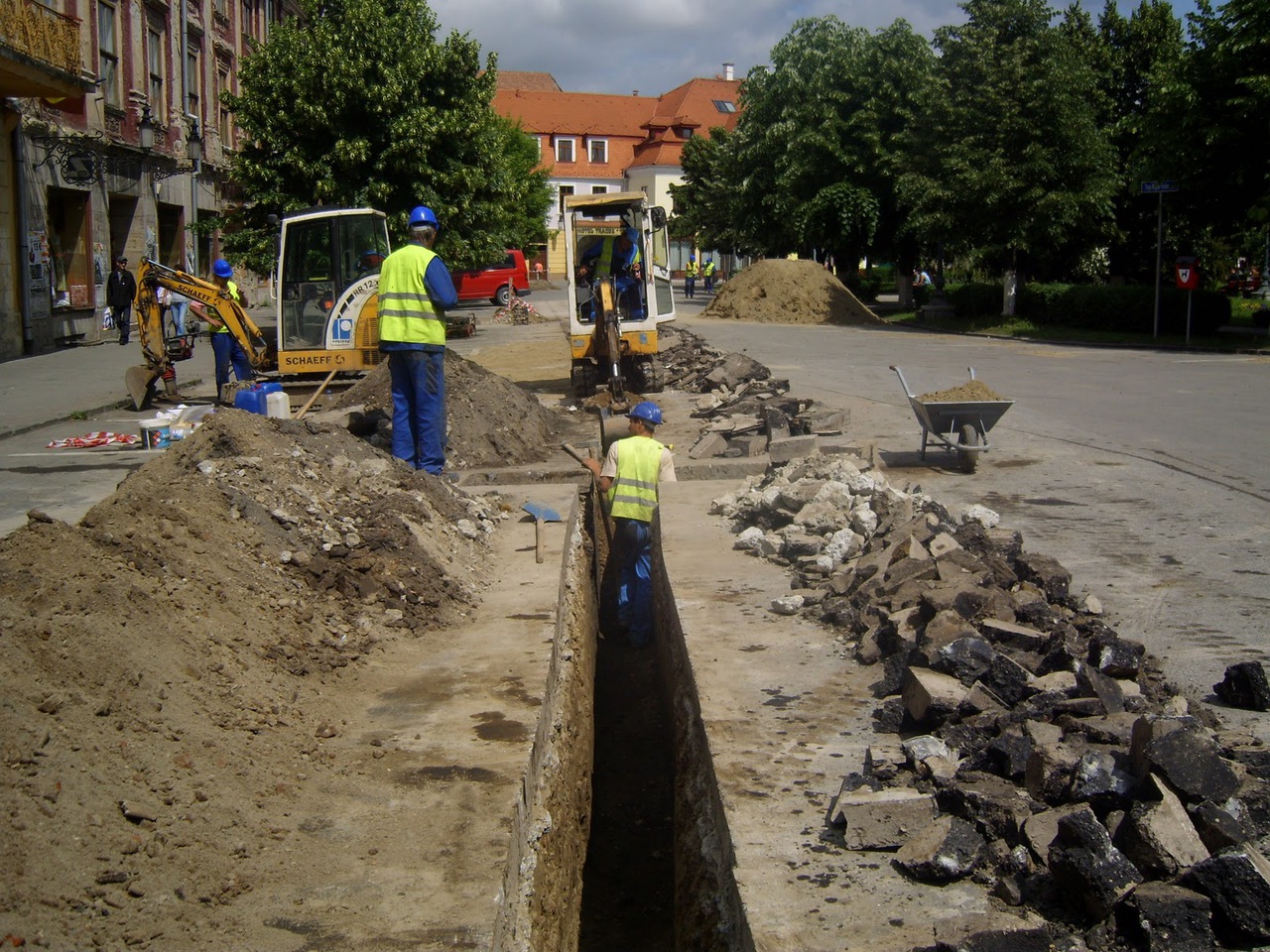 Pe lângă activităţi de formare, proiectul prevede şi investiţii în valoare de 2.500.000 lei.