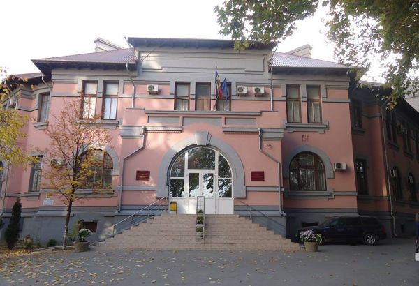 Un grup de părinți anunță că vor protesta astăzi în fața Direcției educație, tineret și sport a municipiului Chișinău.