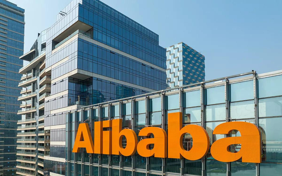 Acțiunile Alibaba au crescut cu 14% după promisiunea de a investi agresiv în inteligența artificială.