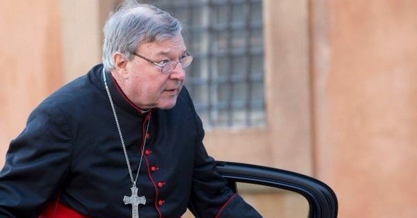 Un oficial de rang înalt la Vatican, inculpat pentru abuzuri sexuale. 