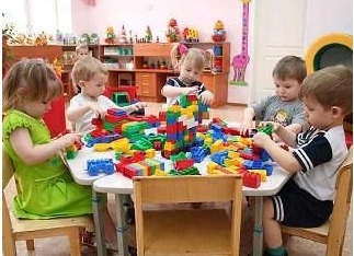 Grădinițele din Capitală continuă să se confrunte cu problema lipsei cadrelor didactice.