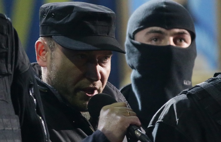 Ярош потребовал от МВД Украины вооружить бойцов.