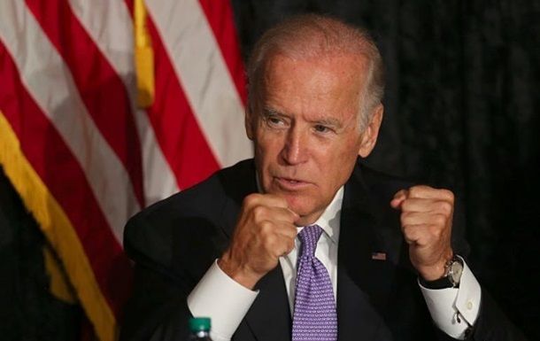 Вице-президент США Байден издал книгу о США и Украине.