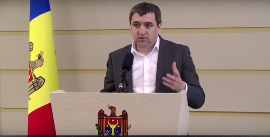 Carp: Mai bine dotăm 100 de școli bine, decât să ai 120 fără condiții necesare. Foto: mediacritica.md