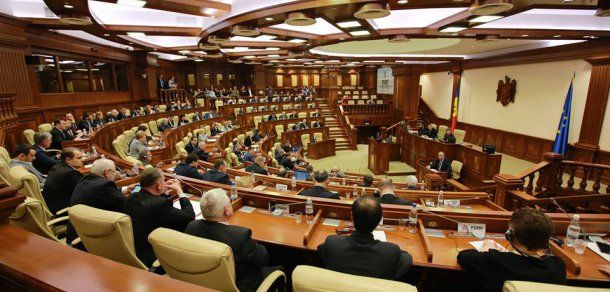 PPD, PPEM și deputații neafiliați salută decizia de astăzi a Curții Constituțiobale care în fond presupune alegerea viitorului președinte de întreg poporul.  Foto: facebookm // Parlamentul RM