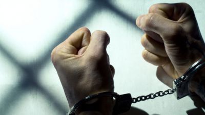 Şefului Penitenciarului nr.6 din Soroca a fost reţinut de ofiţerii CNA. El şi o rudă de-a sa sunt bănuiți de trafic de influenţă.