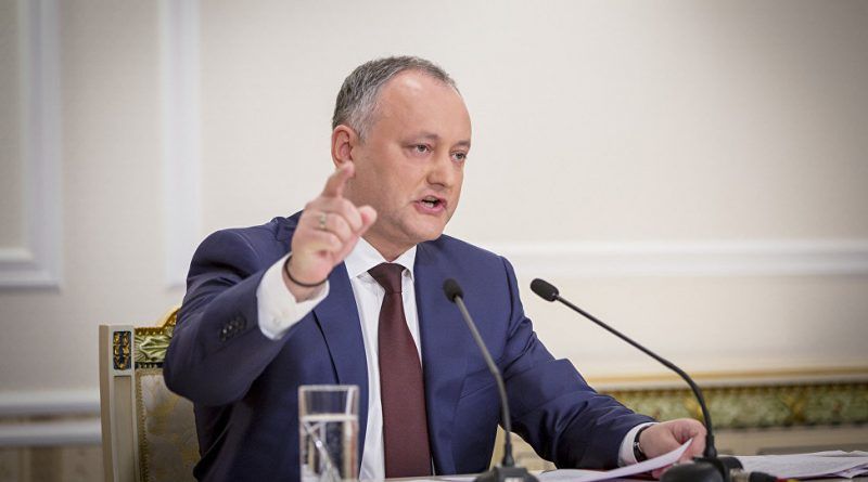 Igor Dodon reacționează la decizia Guvernului prin care instituția a oferit aviz pozitiv pentru înlocuirea sintagmei „limba moldovenească” cu „limba română” în Constituție.