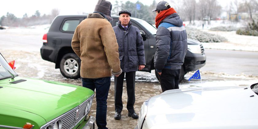 James Pettit și Sergiu Voloc, într-un dialog despre drumuri. Foto: ZdG