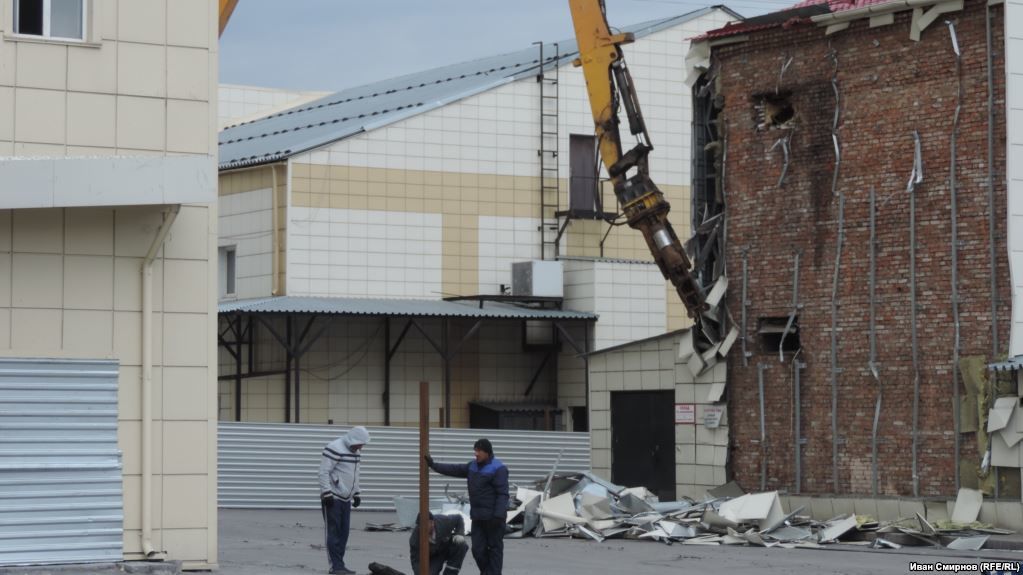 В Кемерово возобновили снос ТЦ «Зимняя вишня».