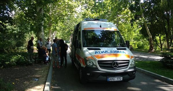 Врачи скорой помощи не оказали помощь мужчине с температурой