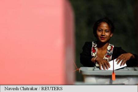 Alegeri istorice în Nepal. Explozii imputate de armată gherilei maoiste. Foto: agerpres.ro