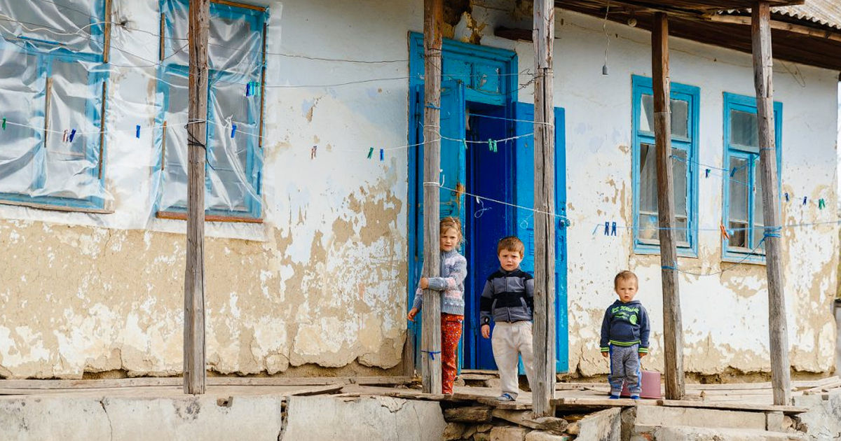 Unul din trei copii din Moldova trăiește în sărăcie și fără acces la educație de calitate.