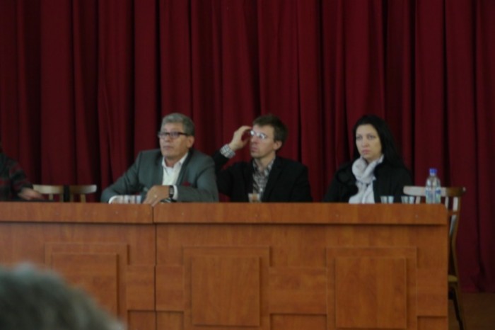 Precizăm că, în sala de şedinţe a Preturii Buiucani se desfăşoară Consiliul Republican al Partidului Liberal.