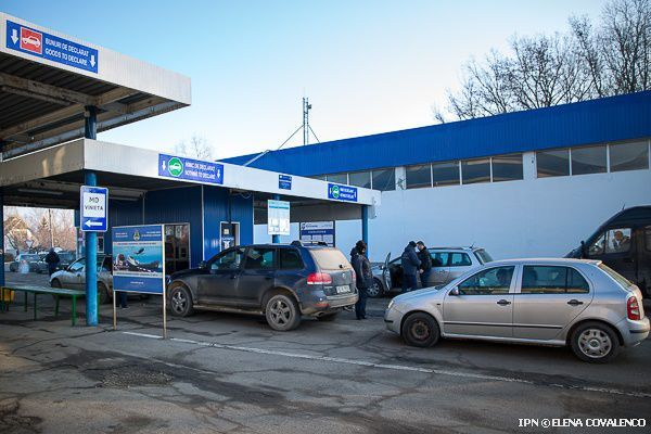 Пограничная полиция рекомендует водителям вовремя оплачивать штрафы за нарушения дорожного движения.