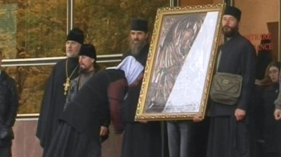Protestatarii sunt nemulţumiţi de intenţia Parlamentului de a anula pedepsele pentru propaganda homosexualităţii.