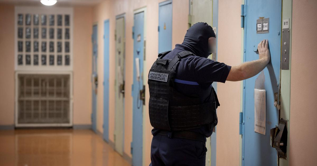 Raiduri de amploare în penitenciarele din Franța: Au fost confiscate sute de obiecte interzise.
