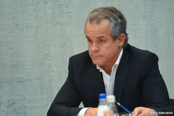 Eu nu ştiu dacă Plahotniuc este de vină că din acele 50-60 de mii de oameni care erau în piaţă în luna septembrie au rămas două corturi goale.