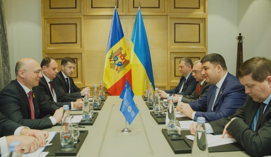 Moldova și Ucraina vor liberaliza transportul auto și aerian