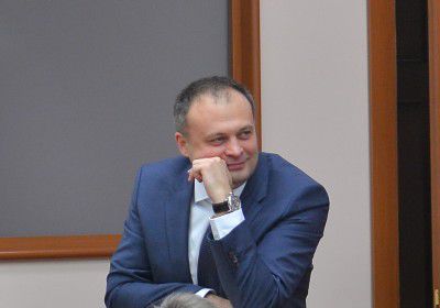 Președintele Parlamentului, Andrian Candu a propus astăzi, în cadrul conferinței anuale intitulată „Cooperarea dintre Parlament și societatea civilă”, să fie schimbată denumirea actuală a reuniunii.