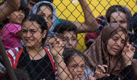 Guvernul Sloveniei a anunţat că începând de la miezul nopţii de marţi spre miercuri va limita intrarea migranţilor.