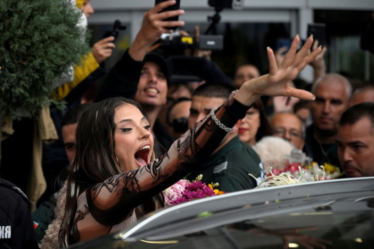 Reprezentanta Bulgariei la Eurovision, Dara, a fost întâmpinată festiv în țară.