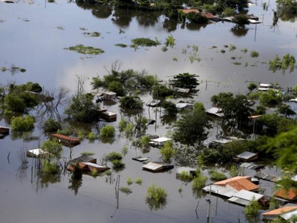 Cel puţin 11 persoane, printre care şi doi copii, au murit în Sri Lanka pe fondul inundaţiilor din ultimele două zile.