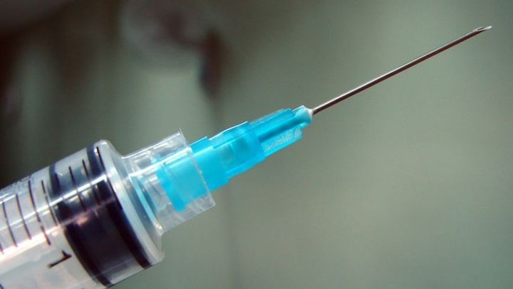 Persoanele dependente de droguri vor primi gratuit seringi sterile