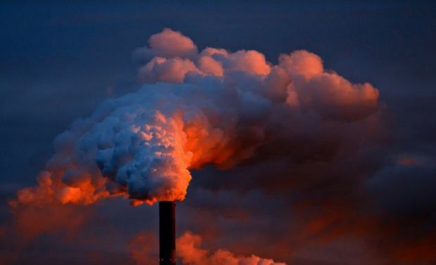 Să respiri aerul din New Delhi este ca și cum ai fuma 50 de țigări pe zi.
