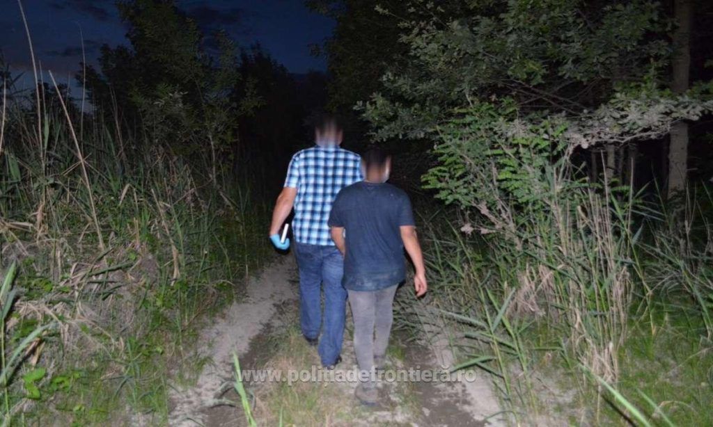 Граждане Бангладеш на лодке пересекли Прут, чтобы пробраться в Италию.