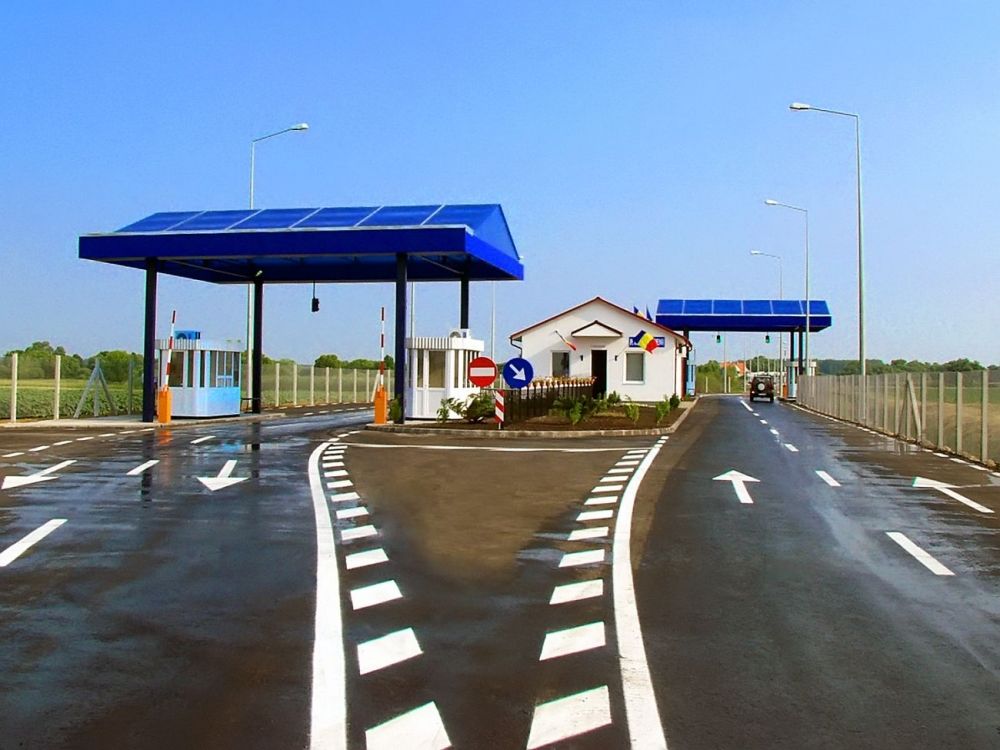 În toate punctele vamale din ţară sunt efectuate controale minuţioase la importul cărnii, pentru a preveni răspândirea Pestei Porcine. Foto: cugetliber.ro