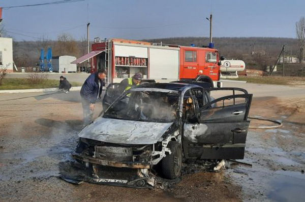В Кагульском районе возле заправки сгорел автомобиль.