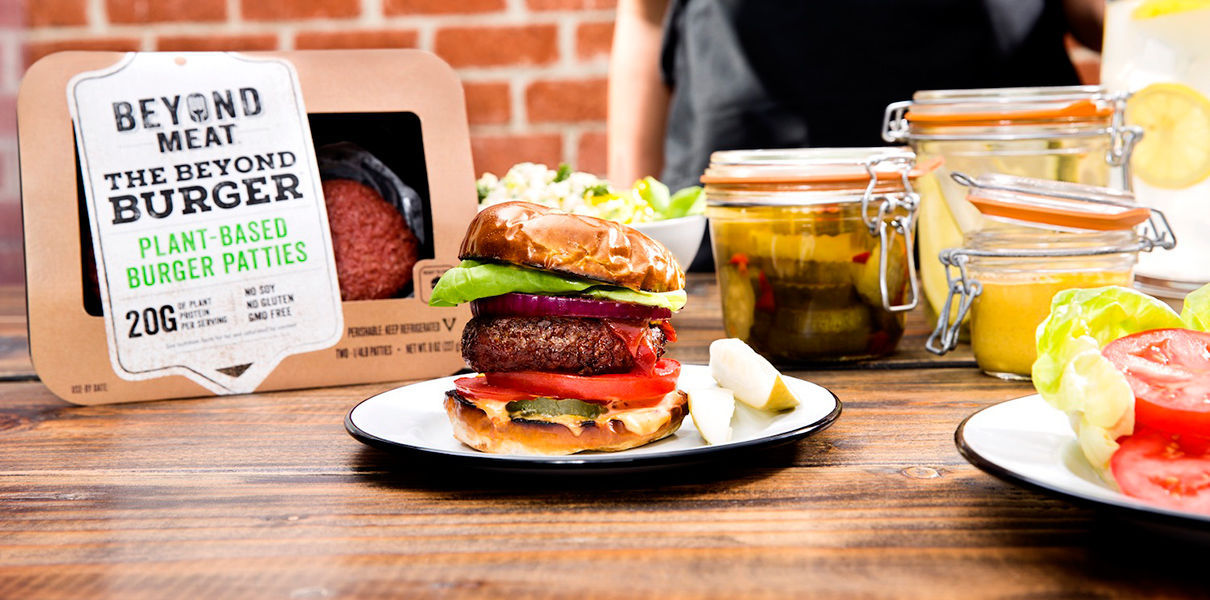 Бургеры Beyond Meat из искусственного мяса завоевывают фаст-фуды США.