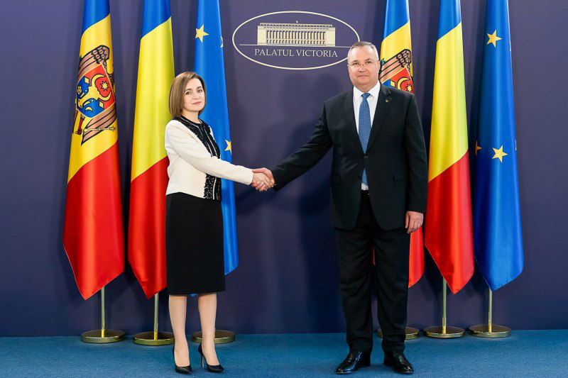 Премьер-министр Румынии Николае Чукэ встретился с президентом РМ Майей Санду.