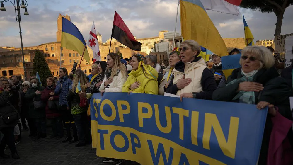 Антивоенные акции в Европе: россияне в Праге протестовали против Путина.